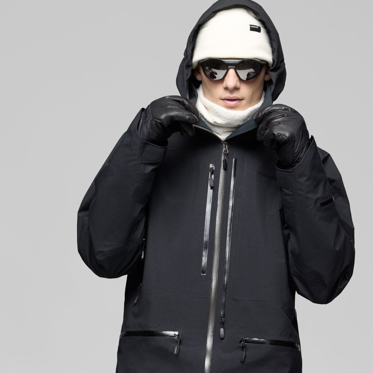 スノーボード Norrona lofoten Gore-Tex Pro Plus (M) ANTMOS.jpg